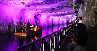 টানেল সুড়ঙ্গে সঙ্গীত উৎসব; গানে গানে বিশ্ববাসীকে শান্তির বার্তা